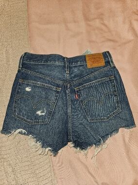 Levi's Dark Blue Denim Frayed Hem Ankle Shorts - Women's